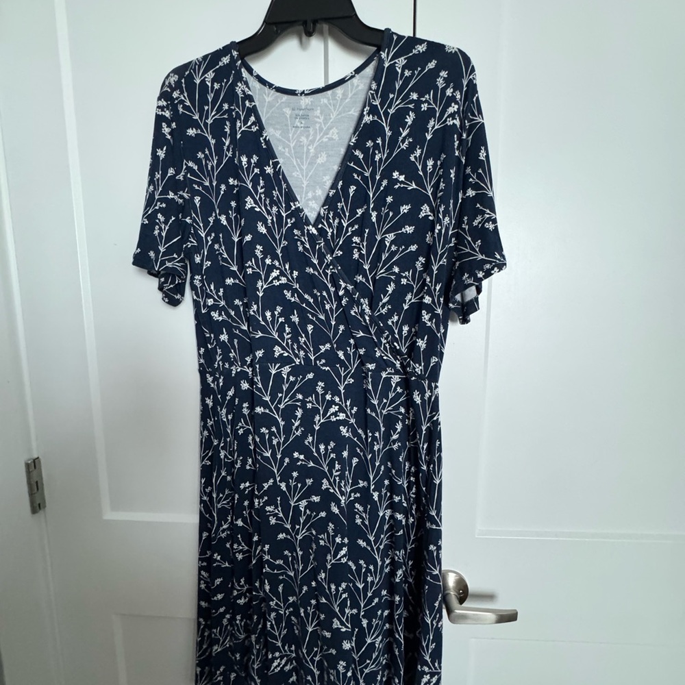 41 Hawthorn Navy Floral Midi Dress